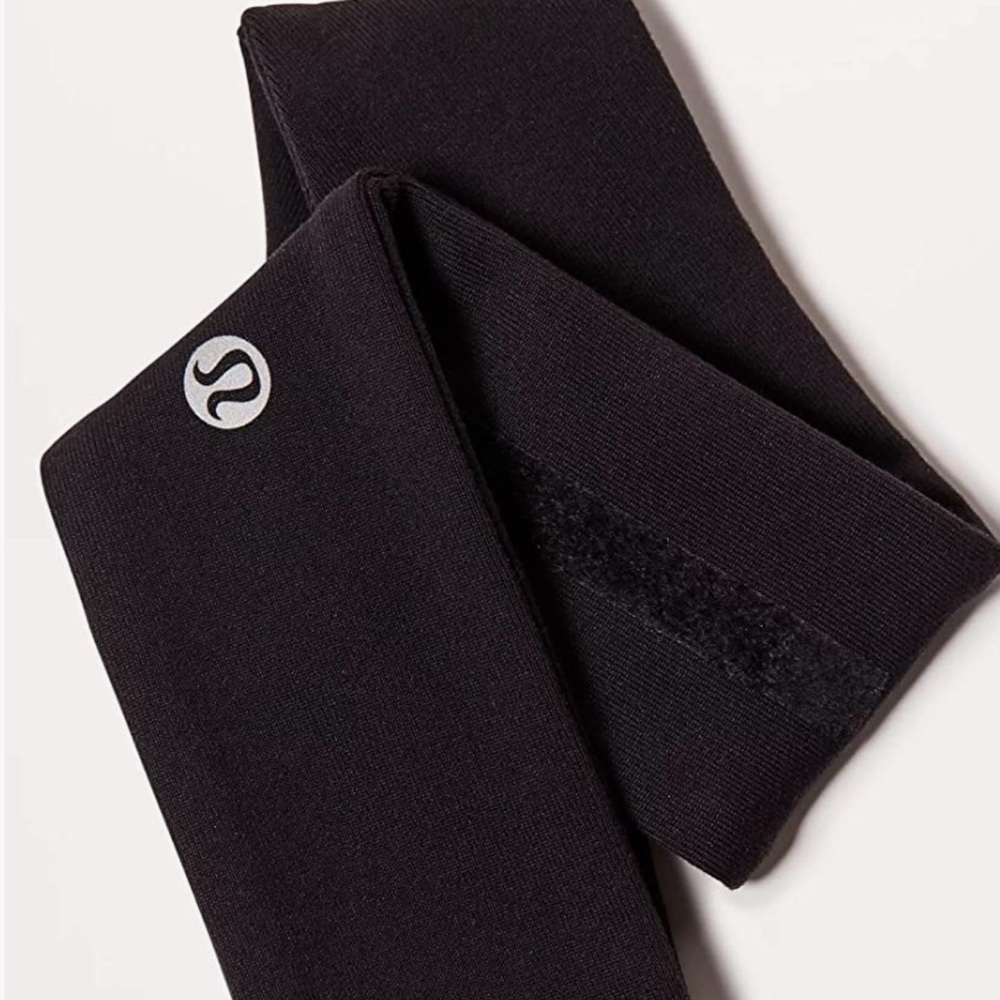 Wholesale pack of -10 🍋-Lululemon fly away tamer head band Blk and blue only! - Picture 13 of 16